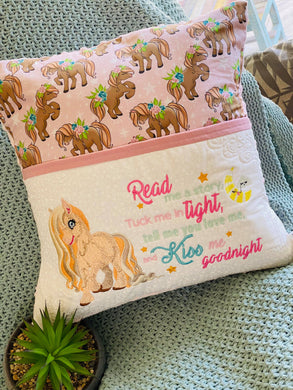 AH.41 Prancing Pony Reading Cushion Cover